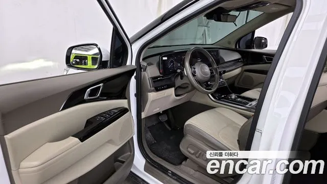 Kia Carnival Generation 4 — Фото автомобиля 15