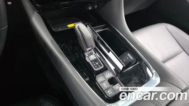 Toyota Alphard — Фото автомобиля 9