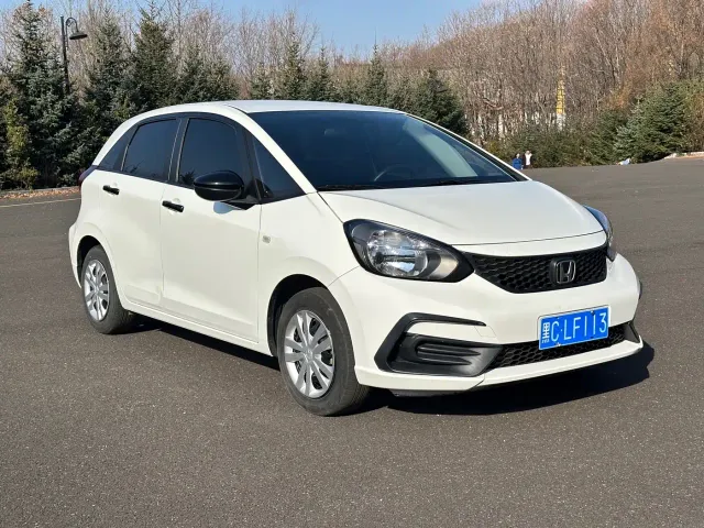 Honda Fit — Фото автомобиля 3