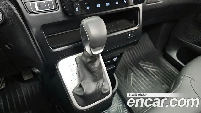 Hyundai Staria Staria 4WD Tourer 9 мест — Фото автомобиля 9