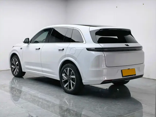 Li Auto L7 — Фото автомобиля 3