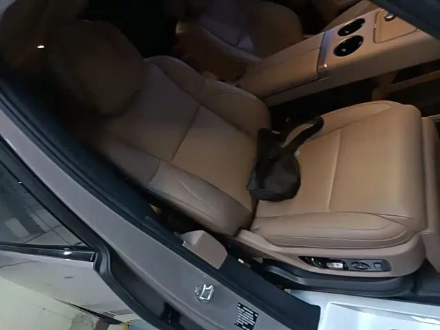 Li Auto MEGA — Фото автомобиля 24