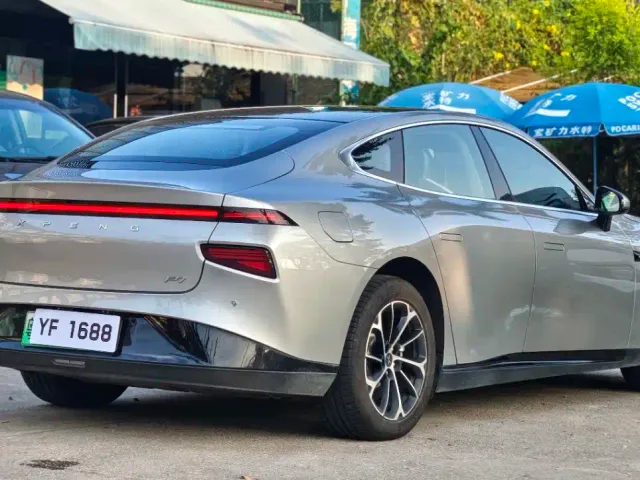 Xpeng P7 — Фото автомобиля 11