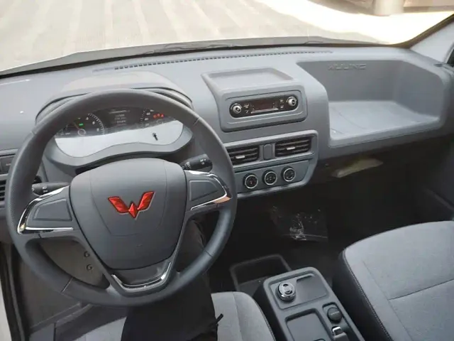 Wuling Yangguang — Фото автомобиля 9