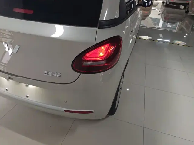 Wuling Bingo — Фото автомобиля 7