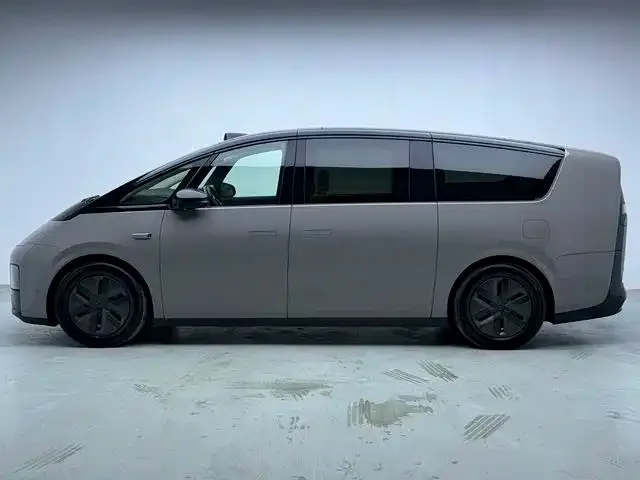 Li Auto MEGA — Фото автомобиля 7