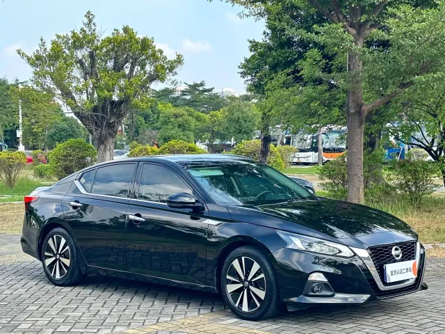 Nissan Teana — Фото автомобиля 3