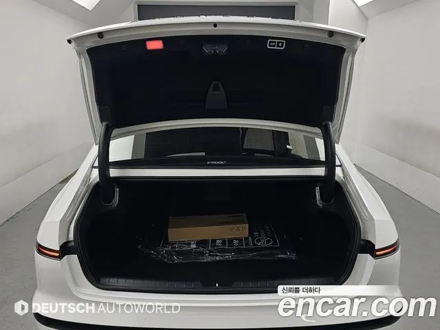 Hyundai Grandeur Grandeur (GN7) 2.5 Бензин 2WD — Фото автомобиля 19