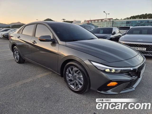Hyundai Avante CN7 — Фото автомобиля 3