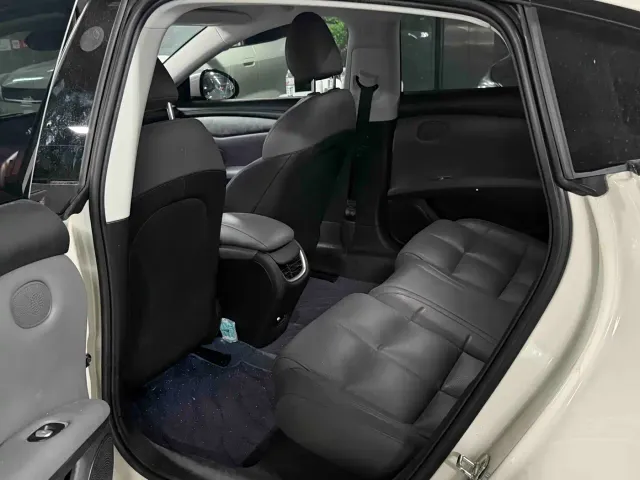 IM Motors IM L6 2024 Max Long Range Edition — Фото автомобиля 10