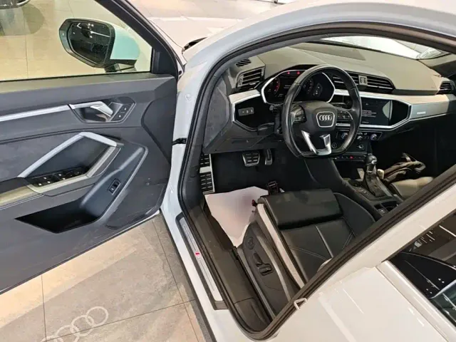 Audi Q3 — Фото автомобиля 15