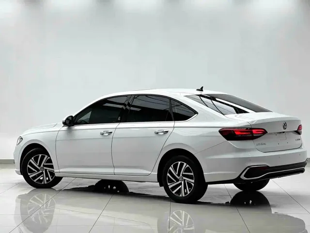 Volkswagen Lavida — Фото автомобиля 4