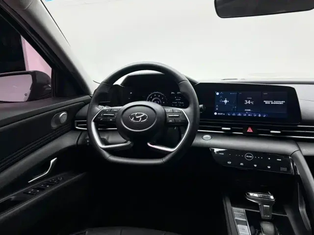 Hyundai Elantra — Фото автомобиля 20