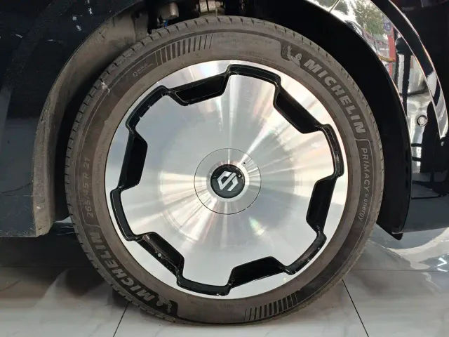 Leapmotor D Series — Фото автомобиля 11