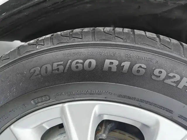 Roewe i5 — Фото автомобиля 24