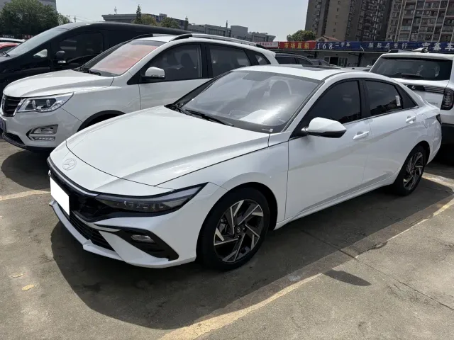 Фотография автомобиля — Hyundai Elantra