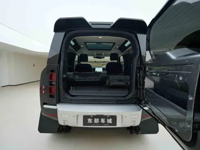 Land Rover Defender — Фото автомобиля 5