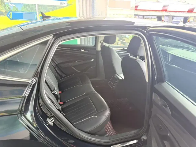 Volkswagen Passat 2023 330TSI Starlight Elite Edition — Фото автомобиля 6