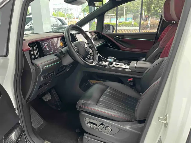 GAC Trumpchi M8 — Фото автомобиля 9