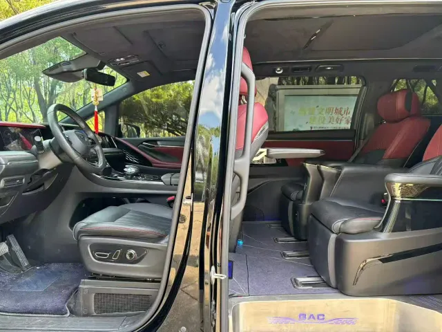 GAC Trumpchi M8 — Фото автомобиля 4