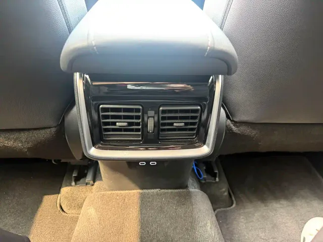 Toyota Venza — Фото автомобиля 10