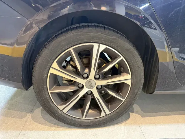 Geely Emgrand — Фото автомобиля 15