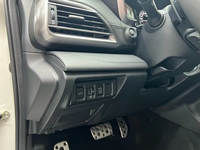 Subaru Outback — Фото автомобиля 16