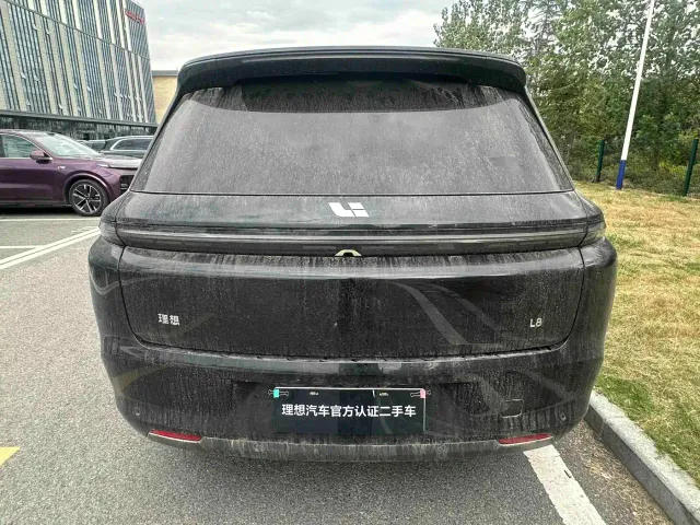 Li Auto L8 — Фото автомобиля 10