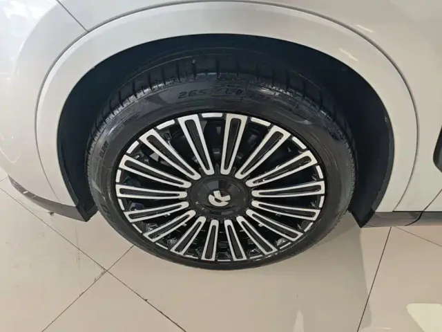 Nio ES8 — Фото автомобиля 22