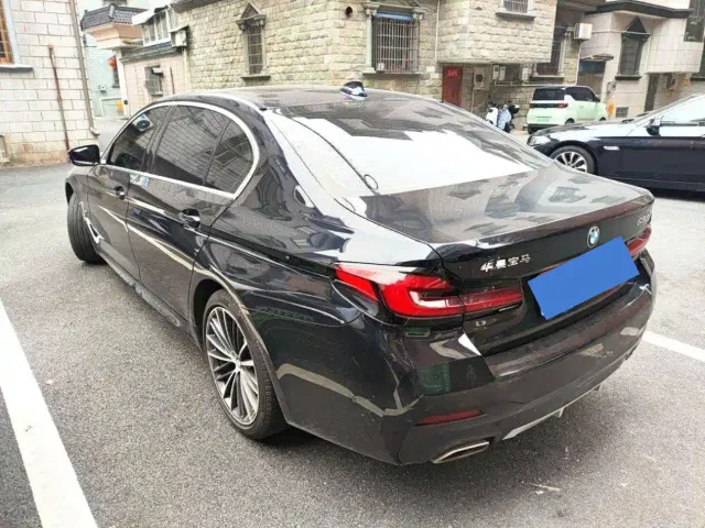 BMW 5 Series — Фото автомобиля 6