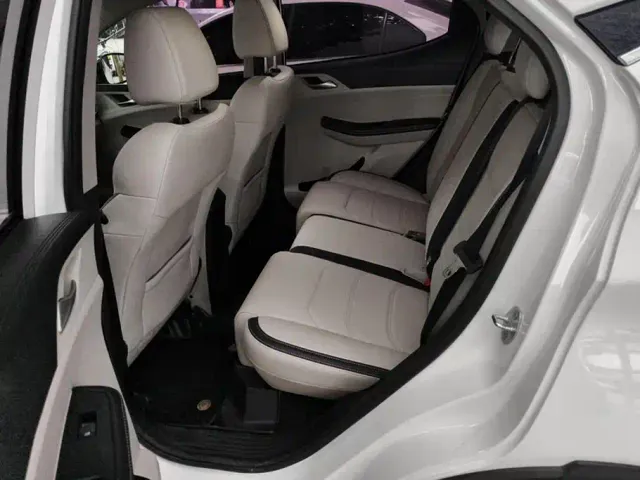 BYD Yuan Pro — Фото автомобиля 11