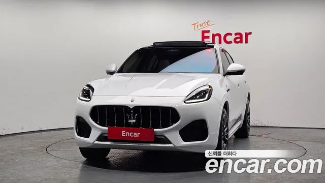 Maserati Grecale — Фото автомобиля 3