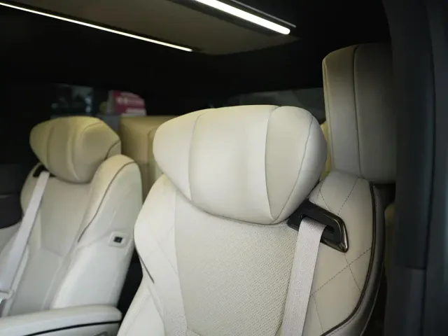 Toyota Alphard — Фото автомобиля 10