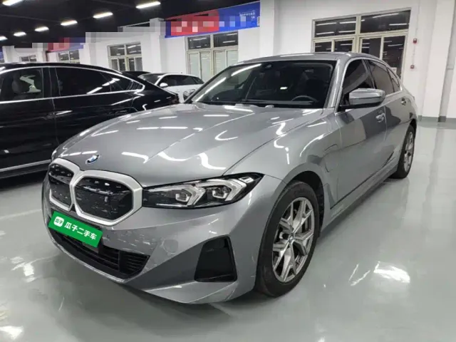 Фотография автомобиля — BMW i3
