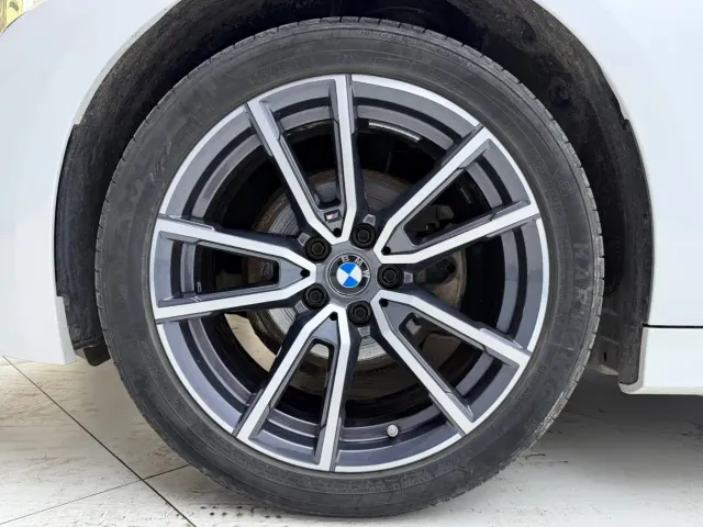 BMW 3 Series — Фото автомобиля 8