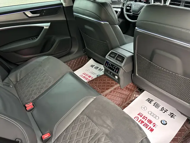 Audi A7L — Фото автомобиля 11