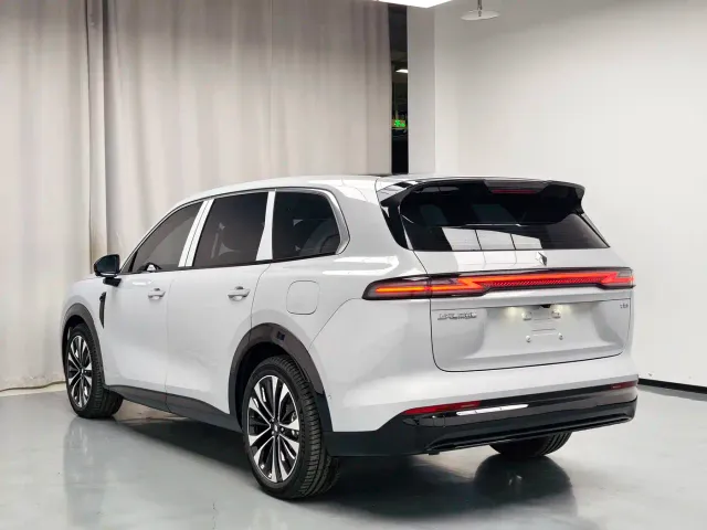 Huajing Baojun S — Фото автомобиля 6