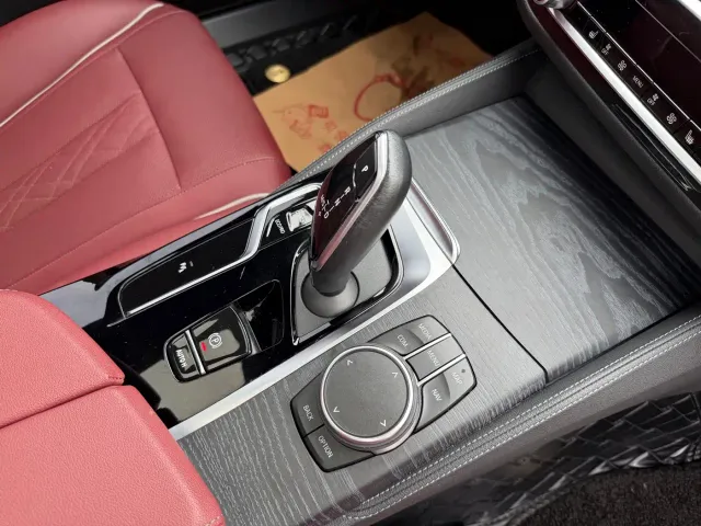 BMW 5 Series — Фото автомобиля 9