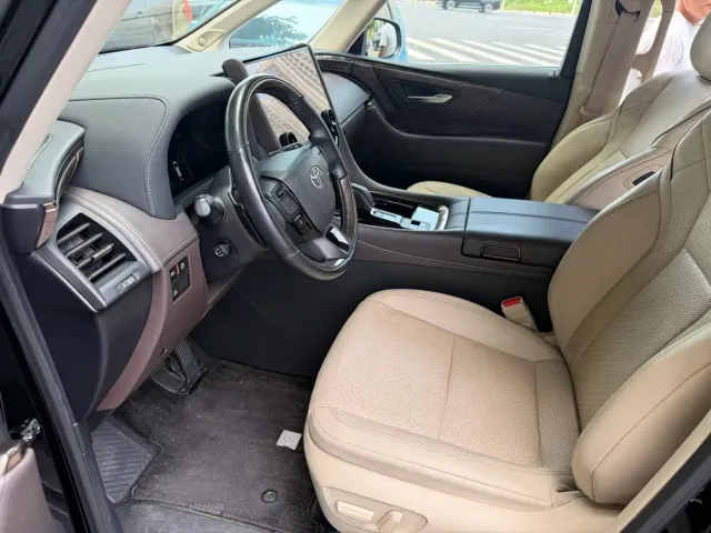 Toyota Alphard — Фото автомобиля 3