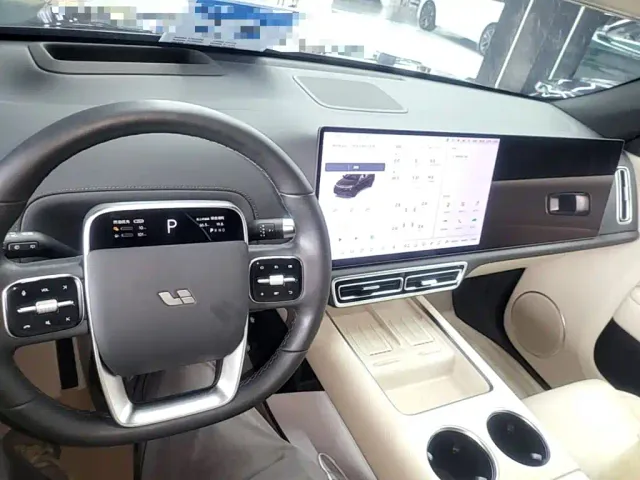 Li Auto L7 — Фото автомобиля 5