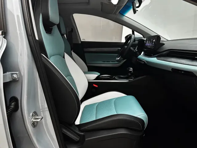 Geely Emgrand S — Фото автомобиля 15