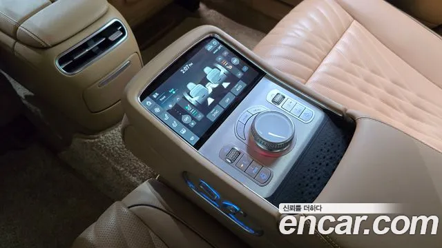 Genesis G90 Бензин 3.5 турбо AWD — Фото автомобиля 17