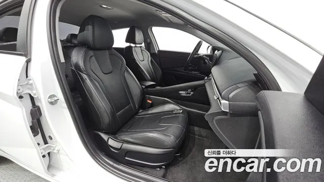 Hyundai Avante CN7 — Фото автомобиля 16