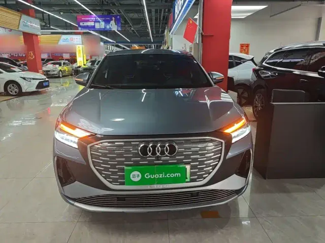 Audi Q4 e-tron — Фото автомобиля 2