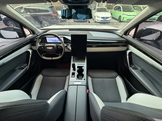 Geely Boyue L — Фото автомобиля 5
