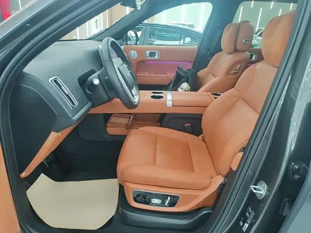 Li Auto L8 — Фото автомобиля 14