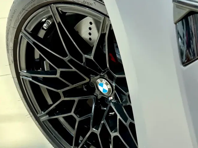 BMW M4 — Фото автомобиля 3