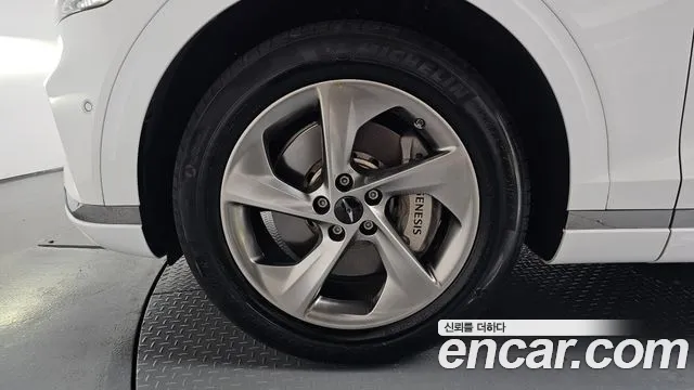 Genesis GV70 2.5T Бензин AWD — Фото автомобиля 5