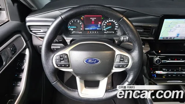 Ford Explorer — Фото автомобиля 14
