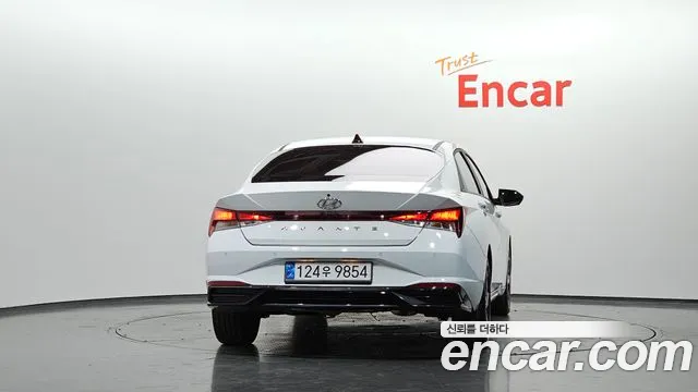 Hyundai Avante CN7 — Фото автомобиля 4